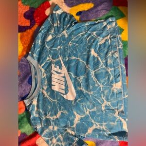 Nike crop top size small